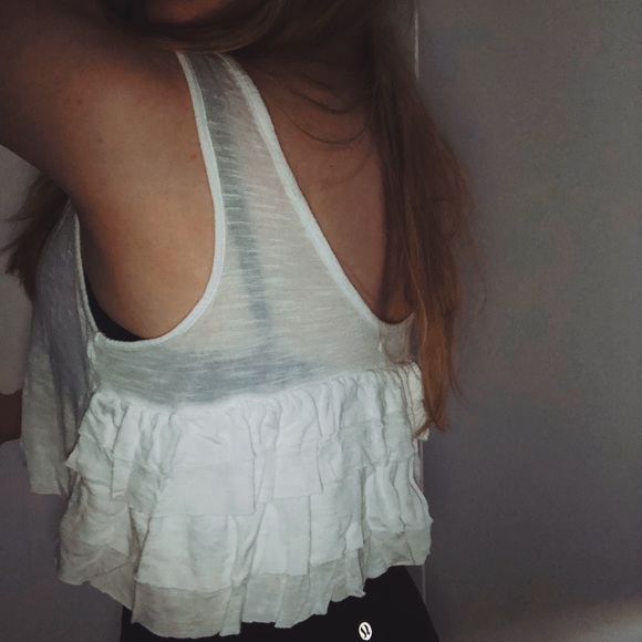 LA Cropped Ruffle Tank - Picture 3 of 3